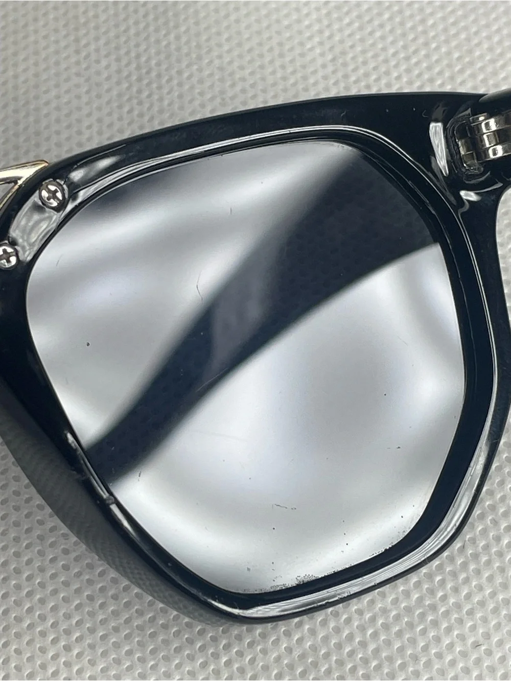 Le Specs Polarized Thunderdome Sunglasses Black Smoke Gray Aviator Style 1602137
